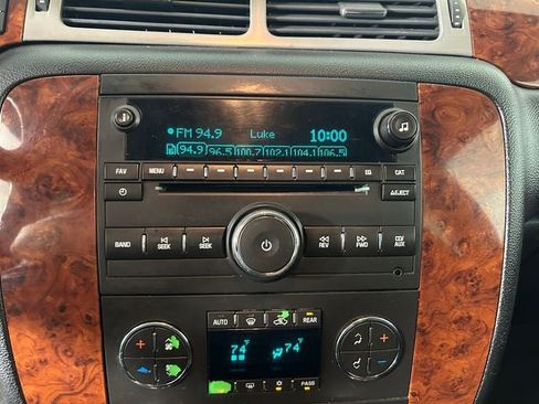 Used 2013 Chevrolet Tahoe LT AWD/4WD image 21