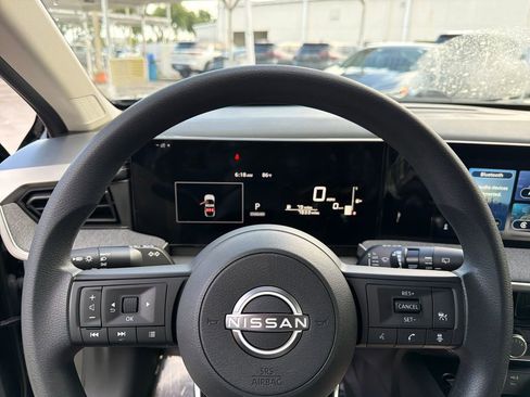 Used 2025 Nissan Kicks SV FWD image 17
