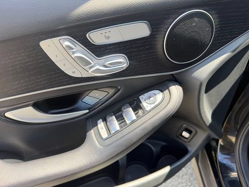 Used 2022 Mercedes-Benz GLC 300 4MATIC image 21