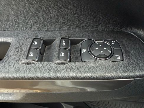 Certified 2021 Ford EcoSport SE image 21