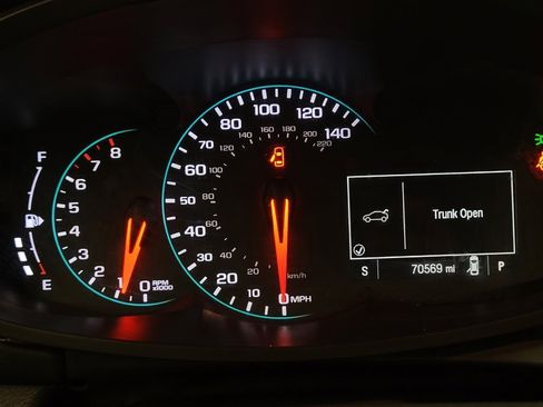 Used 2018 Chevrolet Trax LT w/ Redline Edition image 23