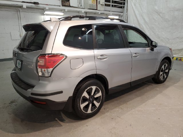 Used 2017 Subaru Forester 2.5i Premium w/ All-Weather Package AWD/4WD image 7