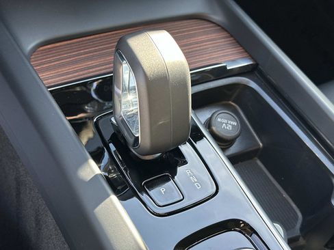 Certified 2025 Volvo V60 B5 Cross Country Plus image 14