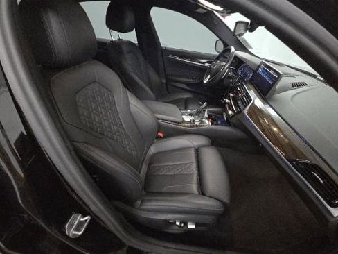 Used 2023 BMW 530e image 21