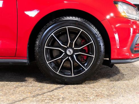 Used 2017 Volkswagen Jetta GLI FWD image 13