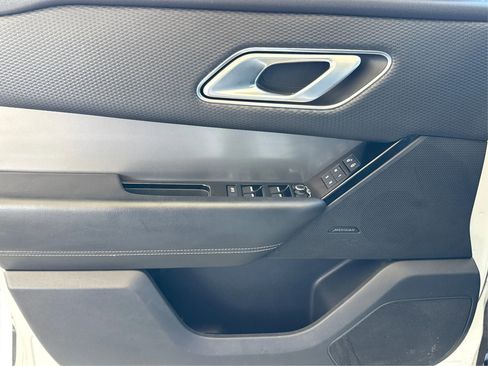 Used 2020 Land Rover Range Rover Velar S image 19