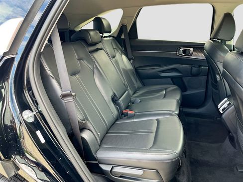 Certified 2024 Kia Sorento S FWD image 32
