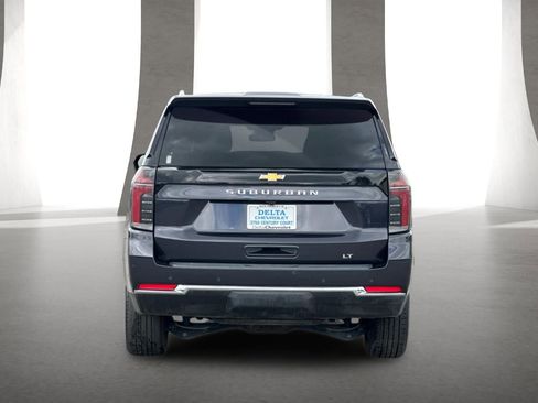 Used 2025 Chevrolet Suburban LT AWD/4WD image 5