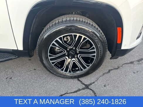 New 2026 Jeep Grand Wagoneer L 4WD w/ Premium Group I image 10