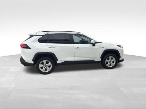Used 2021 Toyota RAV4 XLE AWD/4WD image 9