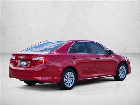 Used 2014 Toyota Camry LE FWD image 5