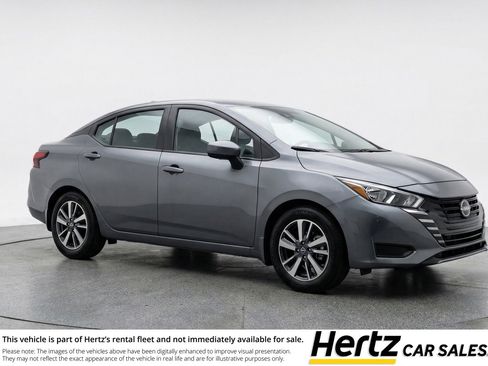 Used 2025 Nissan Versa SV image 1
