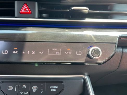 Certified 2025 Kia Carnival SX Prestige FWD image 25