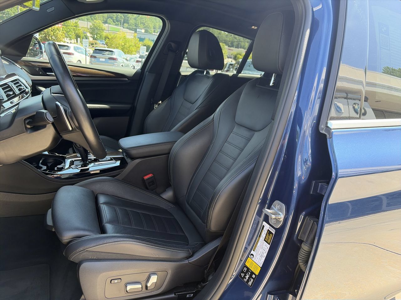 Used 2019 BMW X4 xDrive30i w/ Driving Assistance Package AWD/4WD image 14