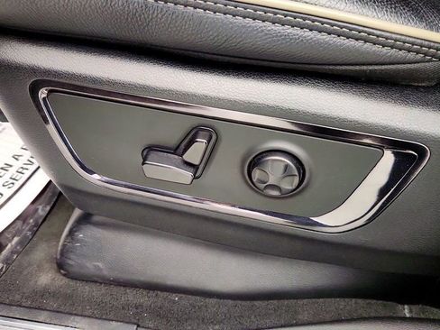 Used 2023 RAM 1500 Limited AWD/4WD image 11