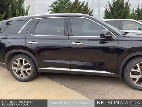 Used 2022 Hyundai Palisade SEL w/ Premium Package FWD image 5