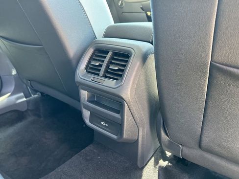 Used 2025 Volkswagen Taos SE image 43