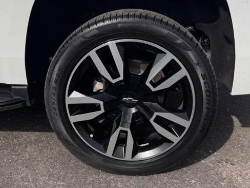 Used 2019 Chevrolet Tahoe Premier RWD image 8