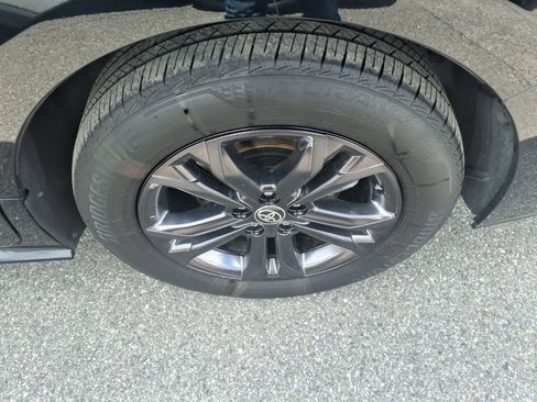 Used 2025 Toyota Sienna XSE w/ XSE Premium Package AWD/4WD image 6
