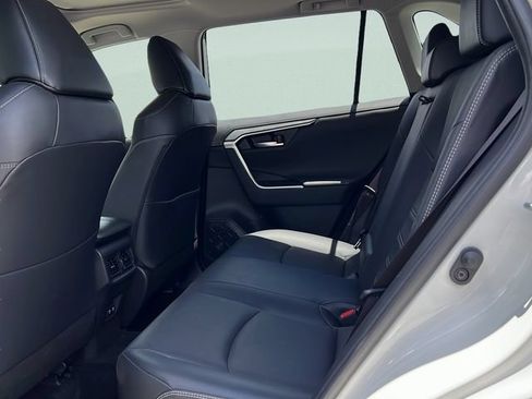 Used 2019 Toyota RAV4 Limited w/ Cold Weather Package FWD image 10