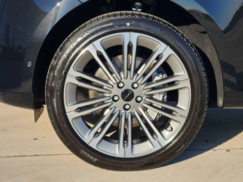 New 2026 Land Rover Range Rover SE image 10