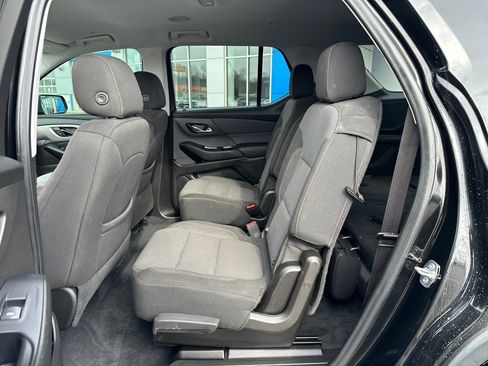 Used 2021 Chevrolet Traverse LT image 19