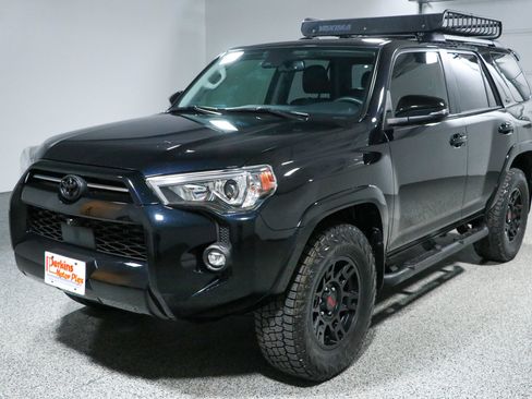 Used 2023 Toyota 4Runner SR5 Premium w/ Moonroof Package AWD/4WD image 34