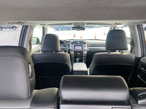 Used 2014 Toyota 4Runner SR5 Premium image 10