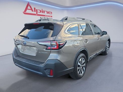 Used 2021 Subaru Outback Premium image 5