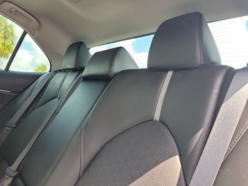 Used 2021 Toyota Camry XSE FWD image 13