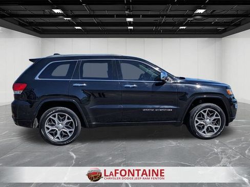 Used 2019 Jeep Grand Cherokee Overland AWD/4WD image 6