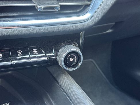 Used 2026 Chevrolet Equinox EV LT FWD image 30
