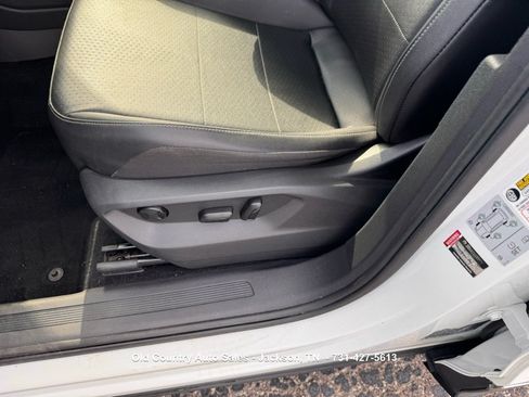 Used 2018 Volkswagen Tiguan SE w/ Panoramic Sunroof Package FWD image 28