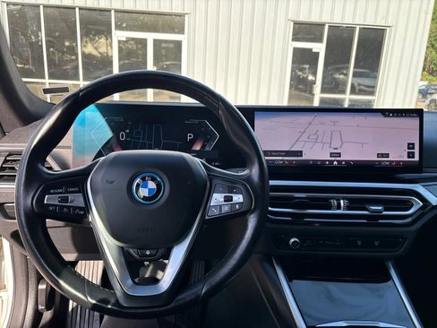 Used 2024 BMW i4 eDrive40 RWD image 17