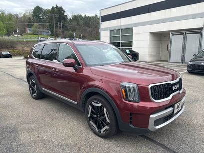 Used 2023 Kia Telluride EX w/ EX Captain's Chair Package