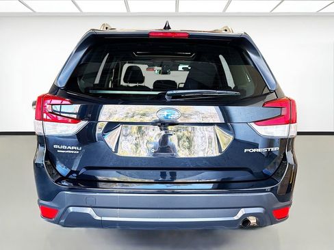 Used 2023 Subaru Forester Premium image 4