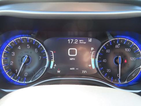 Used 2025 Chrysler Pacifica Select FWD image 34
