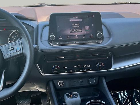Used 2022 Nissan Rogue SV FWD image 7