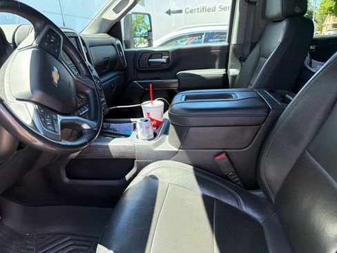 Used 2020 Chevrolet Silverado 2500 LTZ AWD/4WD image 5