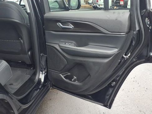 Certified 2023 Jeep Grand Cherokee Laredo AWD/4WD image 11