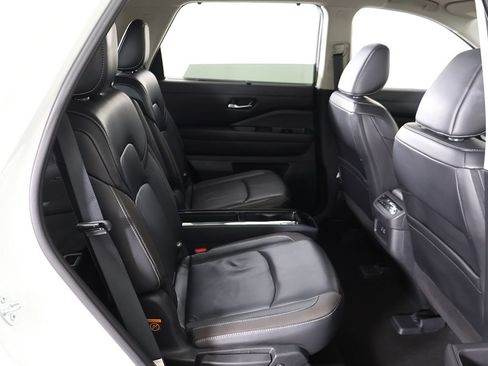 Used 2024 Nissan Pathfinder SL w/ SL Premium Package AWD/4WD image 41