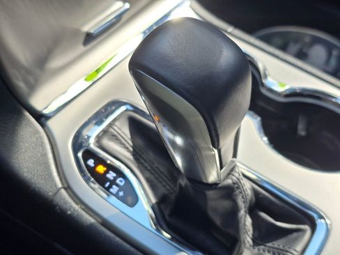 Used 2018 Jeep Grand Cherokee Altitude image 35