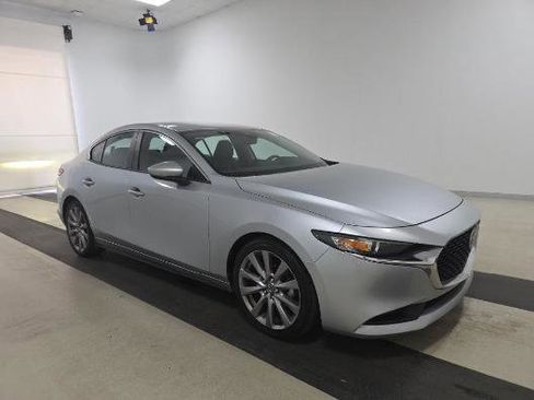 Used 2019 MAZDA MAZDA3 Select image 2