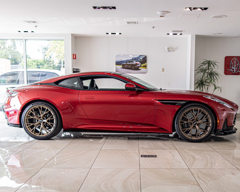 Used 2026 Aston Martin DB12 Coupe RWD image 9