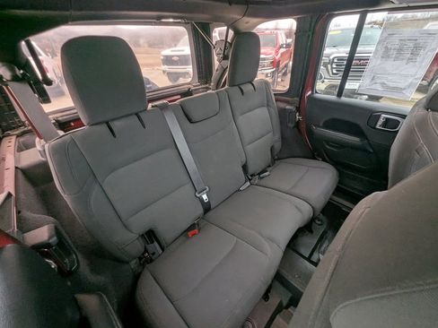 Used 2021 Jeep Wrangler Unlimited Sahara image 19