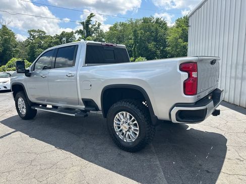 Used 2022 Chevrolet Silverado 2500 High Country w/ Safety Package II AWD/4WD image 8