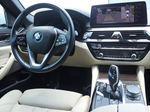 Used 2021 BMW 530i w/ Premium Package RWD image 23