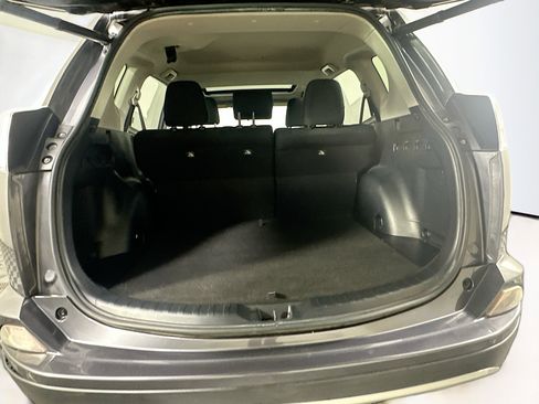 Used 2017 Toyota RAV4 XLE image 28