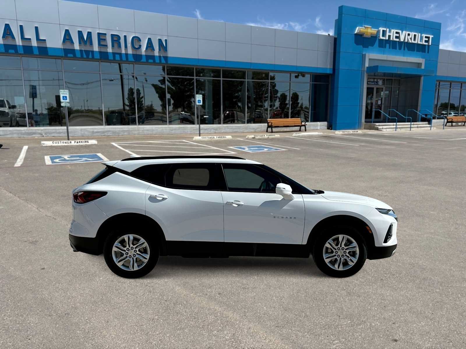 Used 2022 Chevrolet Blazer LT FWD image 9