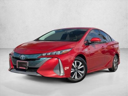 Used 2018 Toyota Prius Prime Premium image 1